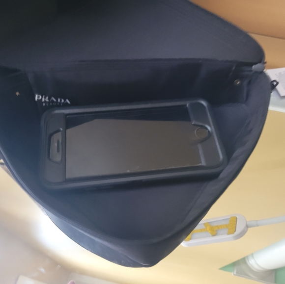 - Prada triangle beauty pouch converted into shoulder bag or cross body - Picture 6 of 14